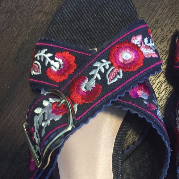 NWOT Kate Spade Denim & Floral cross strap flat 8 - Picture 2 of 4